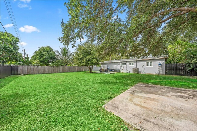 Building Photo - 1320 NE 210th Terrace