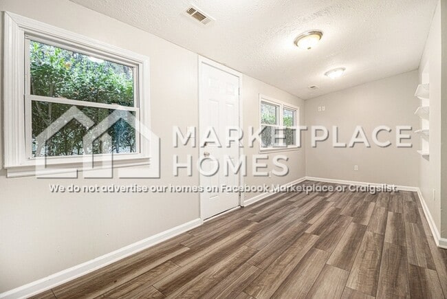 Building Photo - 117 Belair Ln