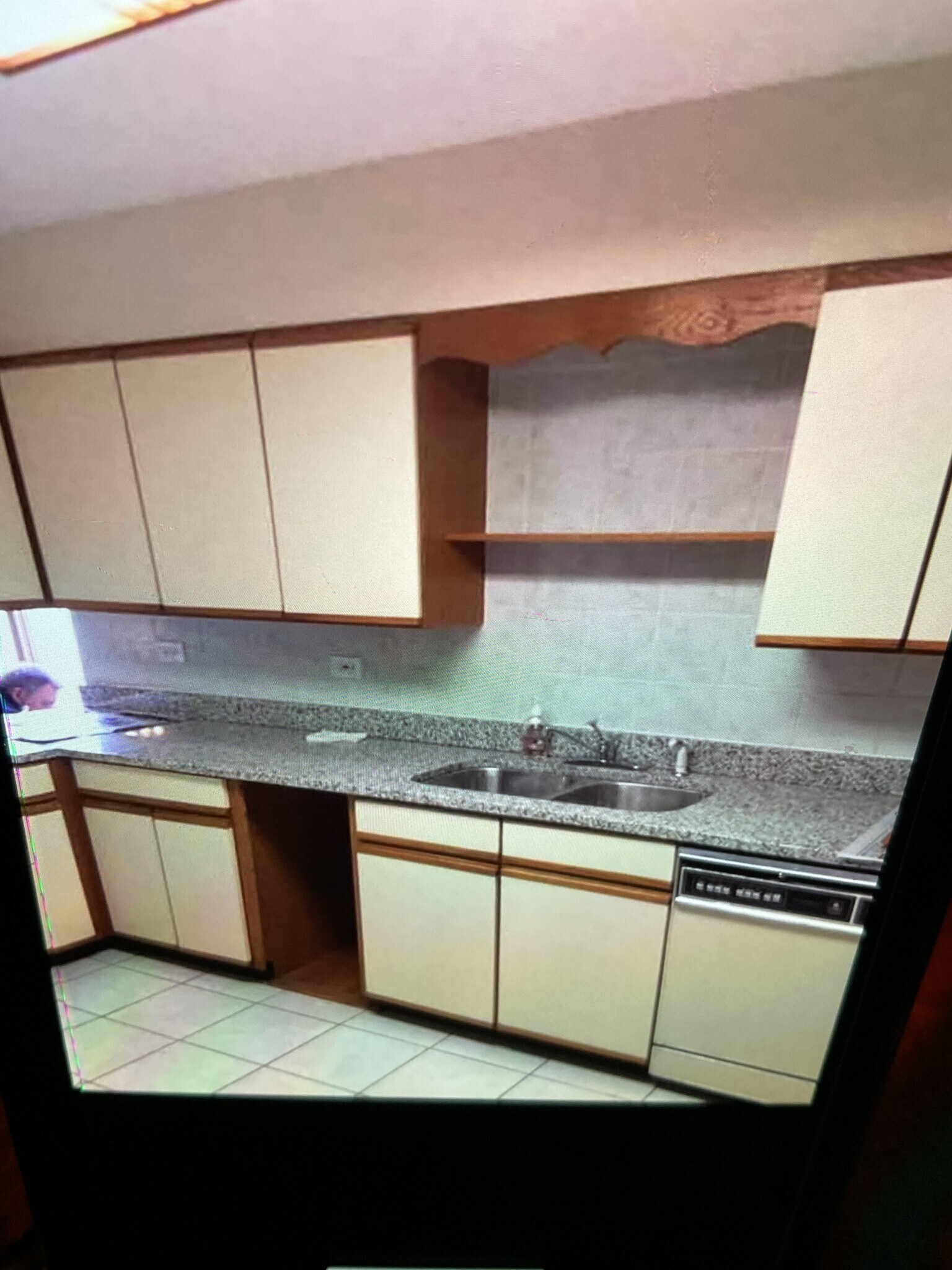 Building Photo - 933 S Western Ave