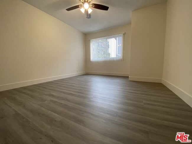 Building Photo - 1808 N Harvard Blvd