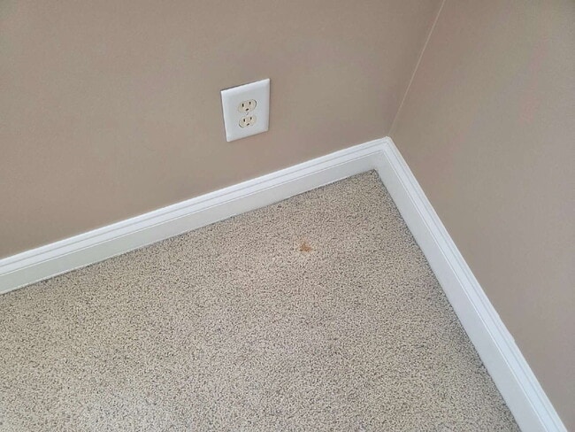 Building Photo - Spacious 4-Bedroom Home for Rent in Kings ...