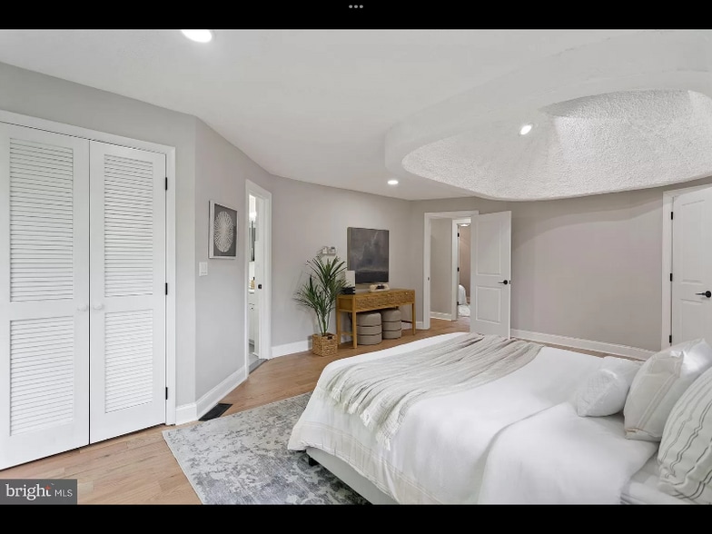 Building Photo - 9817 Inglemere Dr