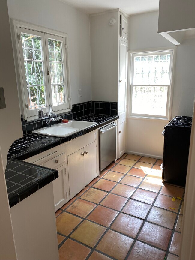 Kitchen - 8234 Romaine St