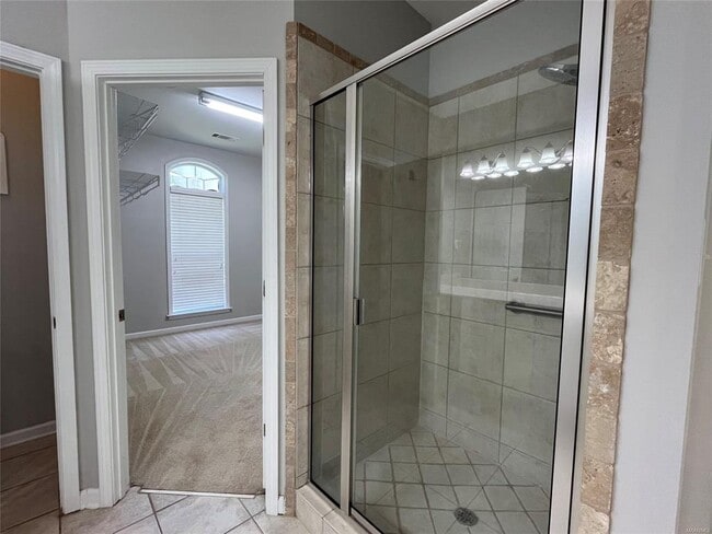 Building Photo - 704 Emerald Dr