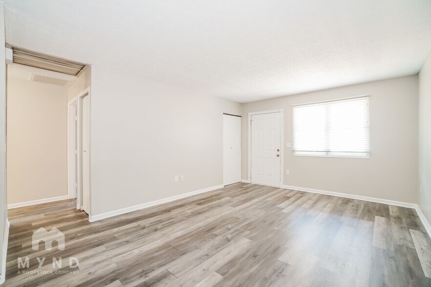Building Photo - 1484 Willow View Dr