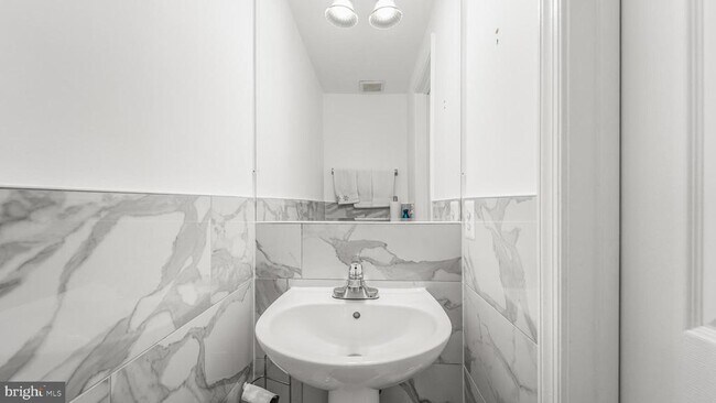 Building Photo - 3355 Canton Ct