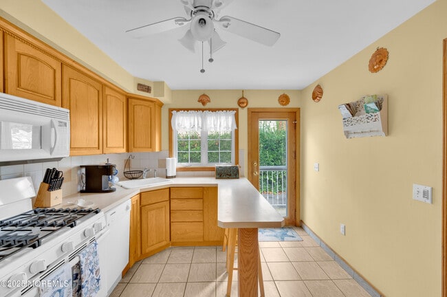 Building Photo - 2203 3rd Ave