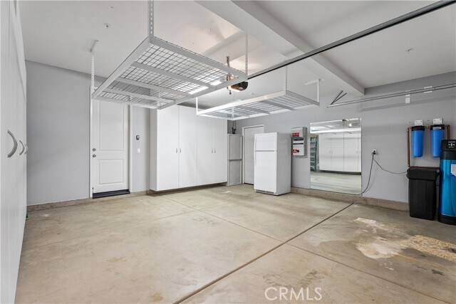Building Photo - 135 Sparrow