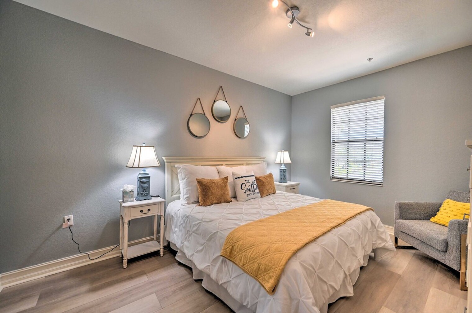 Building Photo - 9117 Chula Vista St