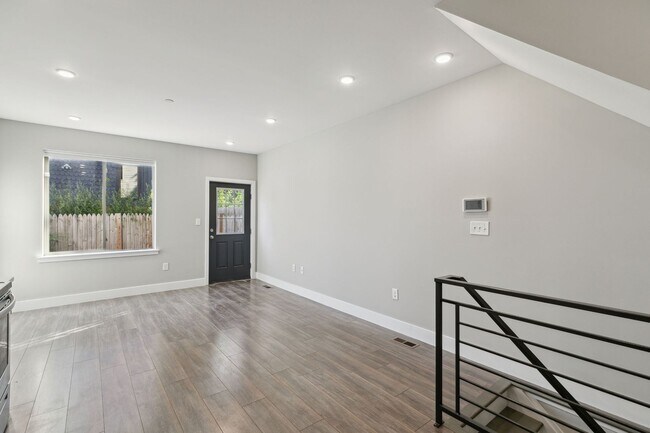 Building Photo - 1845 A St