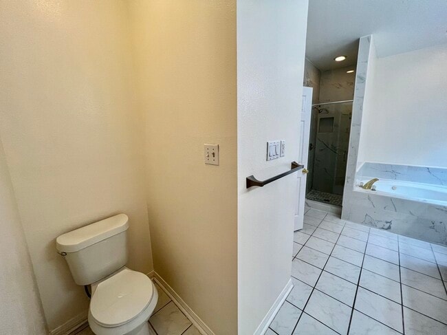 Building Photo - 13310 Misty Mill Dr