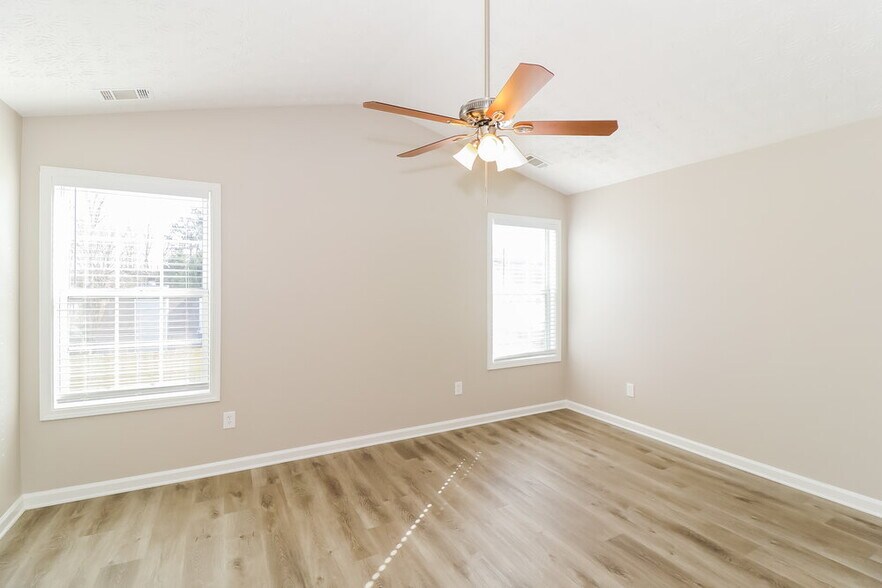 Building Photo - 698 Clairidge Elm Trail SW
