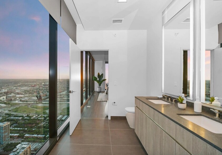 Building Photo - 1150 S Michigan Ave