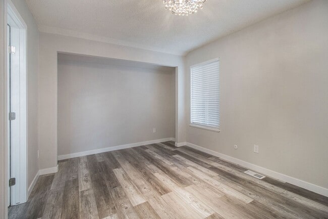 Building Photo - Stunning Greenwood Village Remodel!