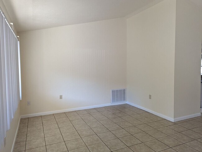Building Photo - 1003 W Buttonbush Dr