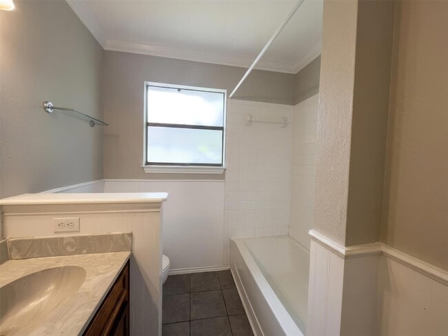 Building Photo - 13004 Campos Dr