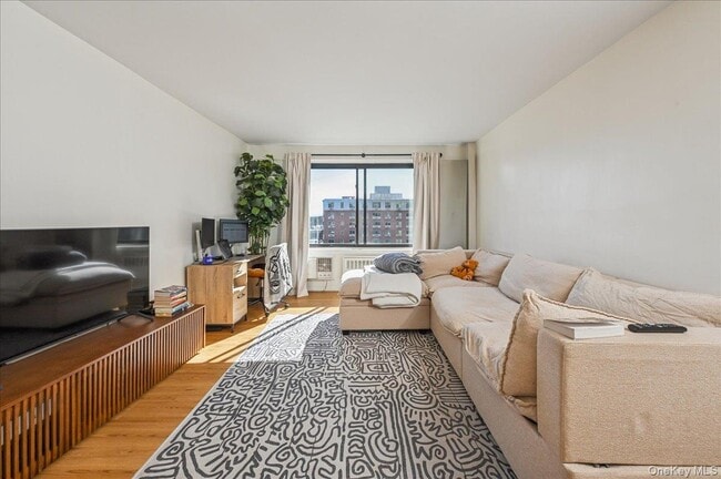 Building Photo - 25 Lake St