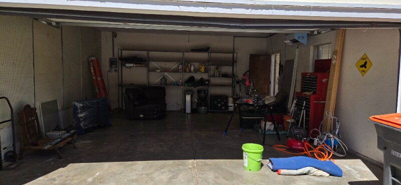 Building Photo - 138 Willow Pl S