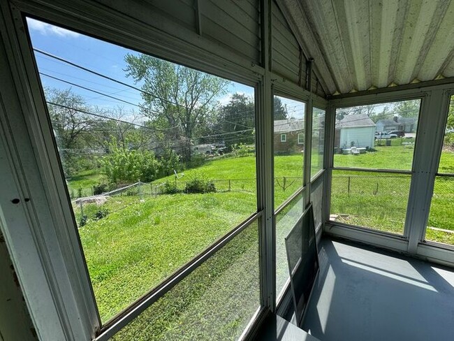 Building Photo - 8602 Gwin Dr