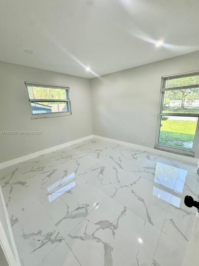 Building Photo - 4681 SW 26th Terrace