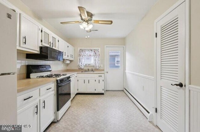 Building Photo - 192 Charlotteville Dr S