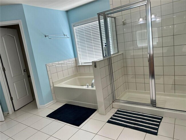 Building Photo - 5860 White Creek Run