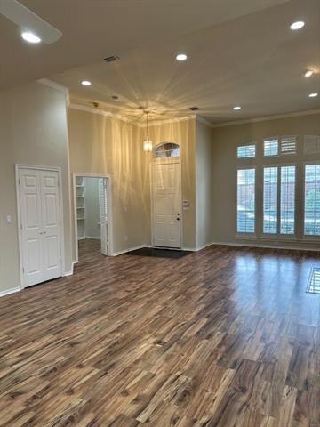 Building Photo - 6060 Thursby Ave