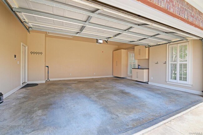 Building Photo - 8318 Chadburn Way