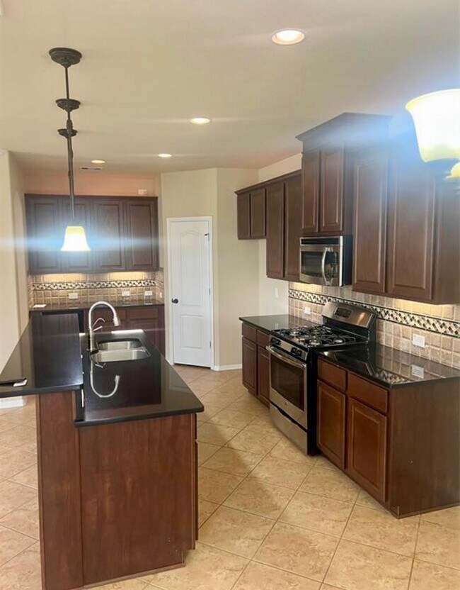 Building Photo - 13514 Fawn Lily Dr