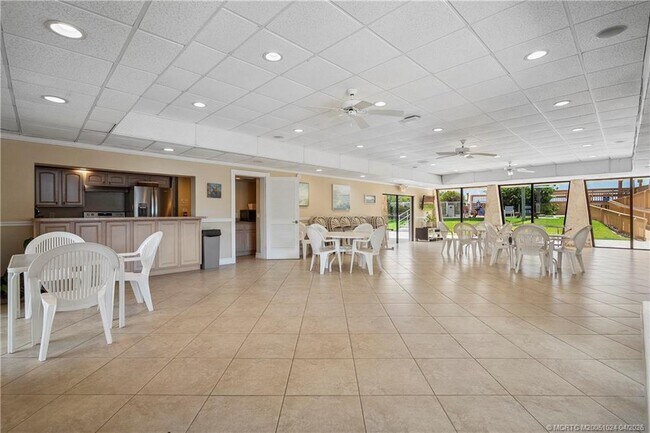 Building Photo - 10680 S Ocean Dr