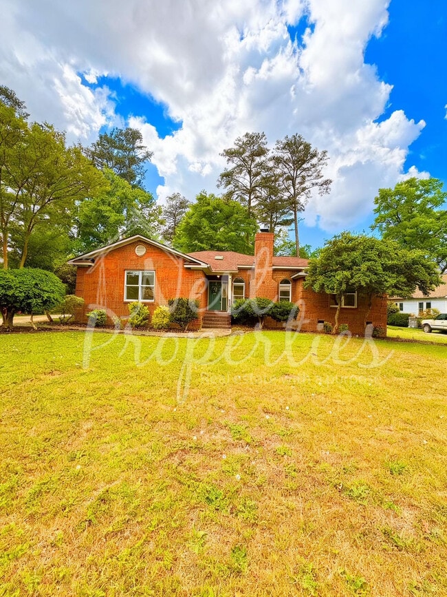 Building Photo - 1429 Adella St