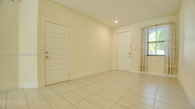 Building Photo - 8821 NW 103rd Pl