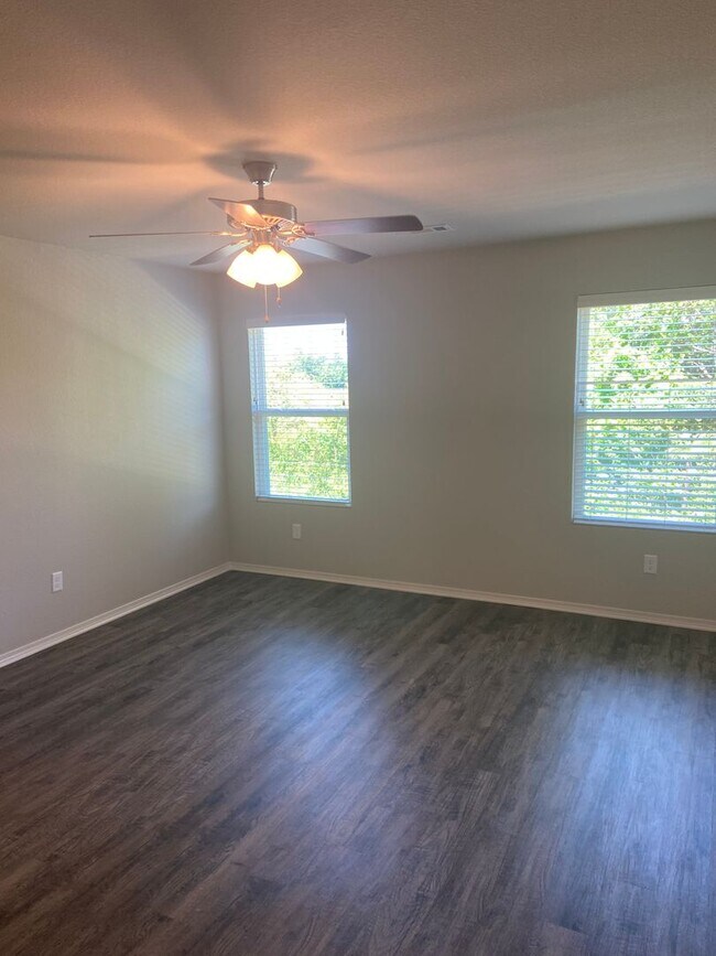Building Photo - *Pre-leasing* Four Bedroom | Two Bath Home...