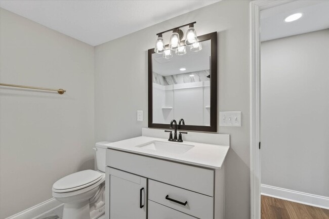 Building Photo - 221 Clearview Dr