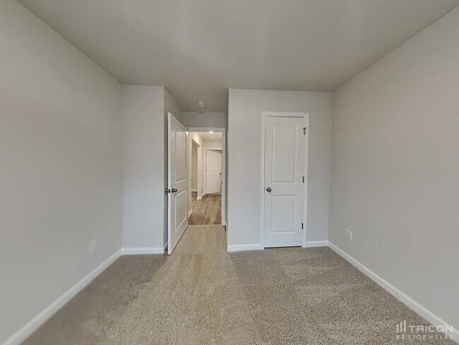 Building Photo - 127 Harvest Cir