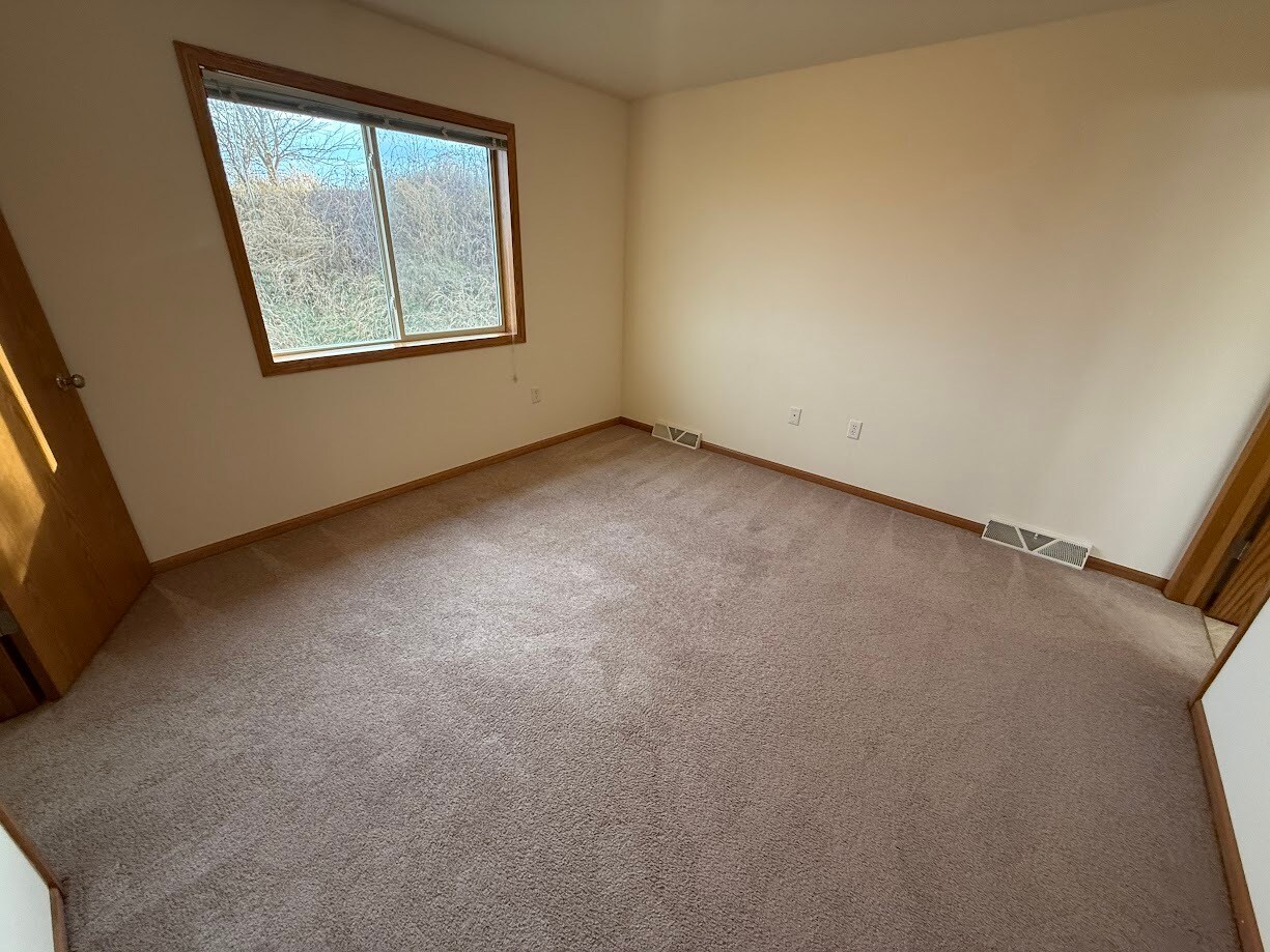 Building Photo - 1205 Temple Dr