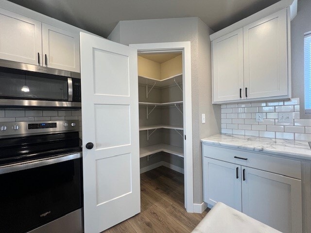 Building Photo - 671 Eagle Ct