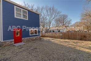 Building Photo - 1000 W Hickory St