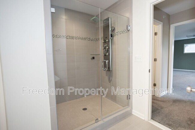 Building Photo - 2425 Morgans Point Dr