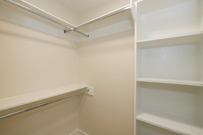 Building Photo - 306 Cinnamon Teal Loop