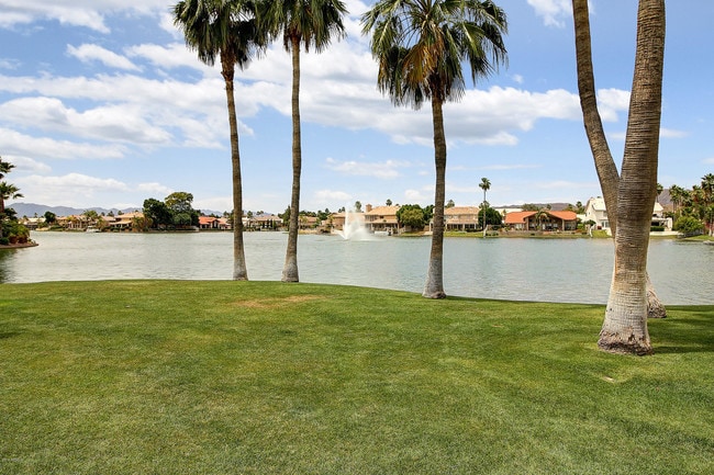 Building Photo - 3830 E Lakewood Parkway East