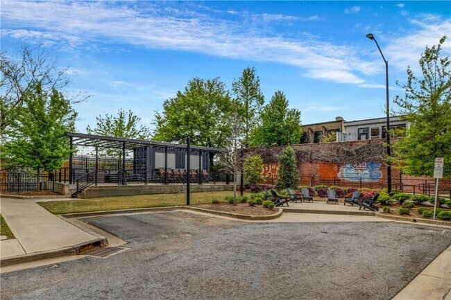 Building Photo - 267 Castleberry Station Dr SW