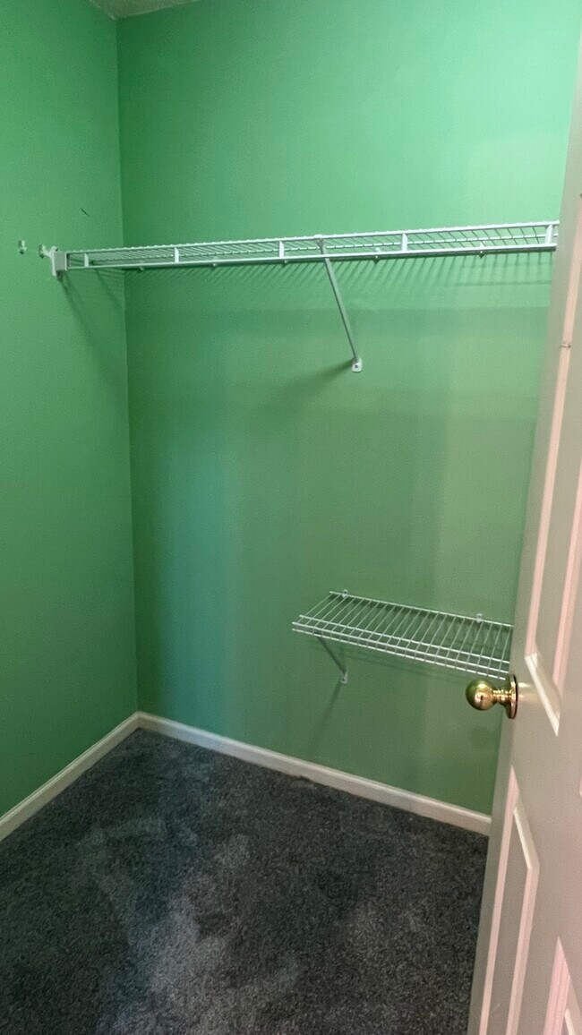 Building Photo - 7866 Old Carriage Ct