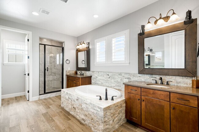 Building Photo - Luxury 4BD, 4BA Backcountry Home with Fenc...