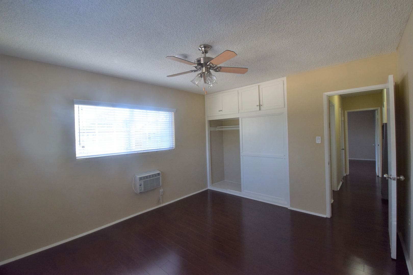 Building Photo - 5734 Hazeltine Ave