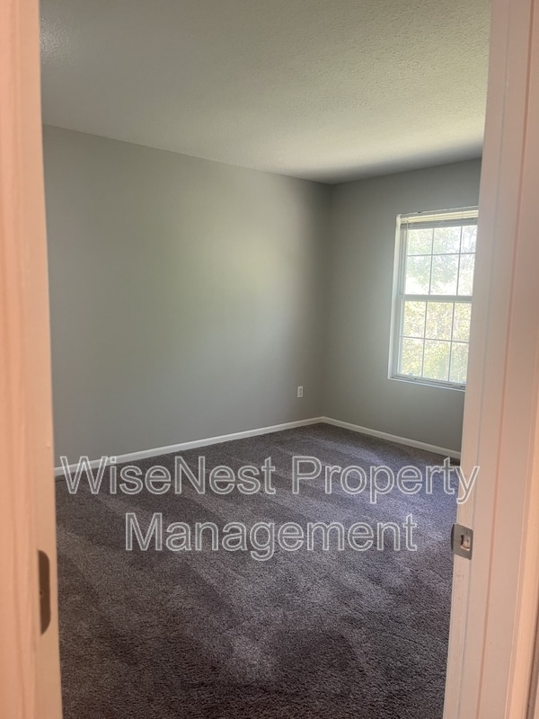 Building Photo - 8203 Woodson Dr