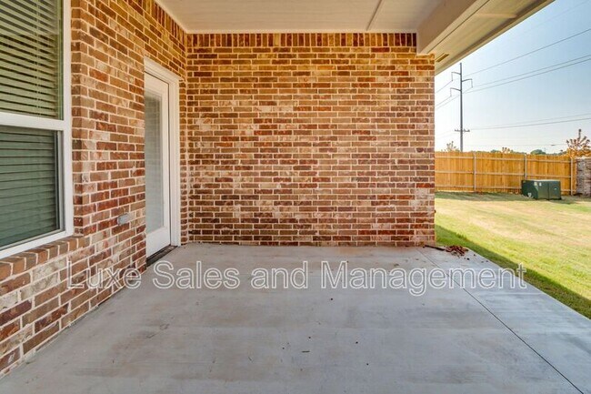 Building Photo - 8301 NW 163rd Ter