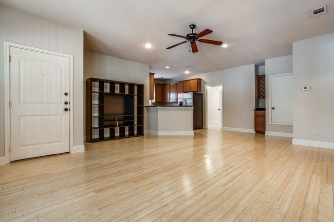 Building Photo - 3125 Waits Ave