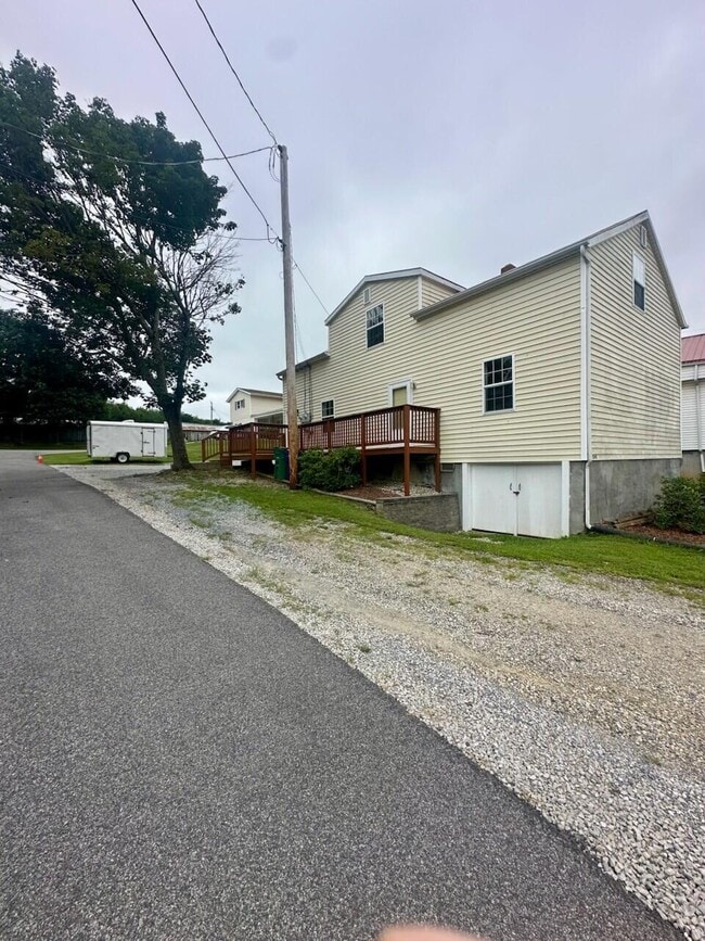 Building Photo - 1038 Radford St