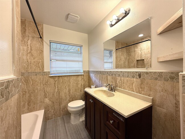Building Photo - 3419 Linkwood Dr